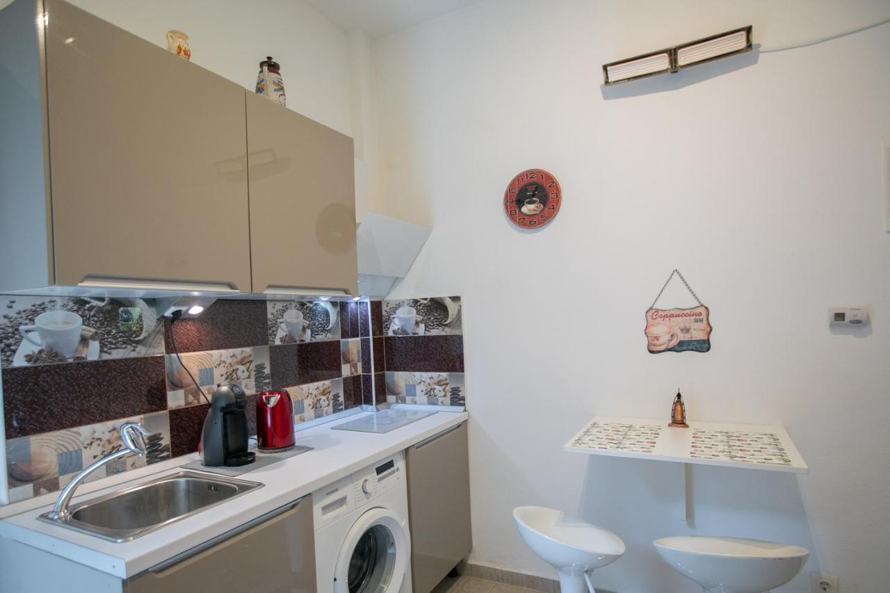 Orange And Blue Studio Downtown 5 Min From White Tower Apartment เทสซาโลนิกิ ภายนอก รูปภาพ