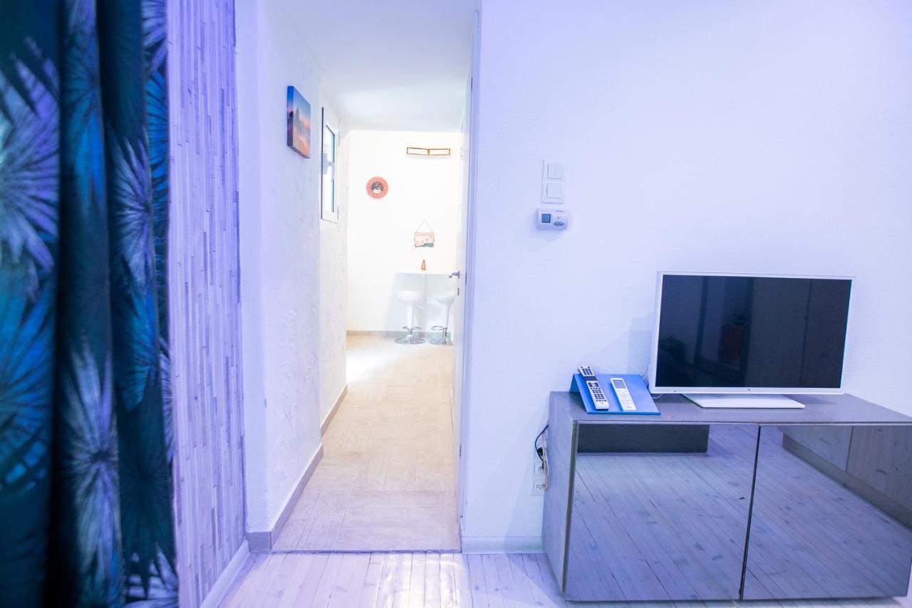 Orange And Blue Studio Downtown 5 Min From White Tower Apartment เทสซาโลนิกิ ภายนอก รูปภาพ